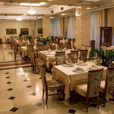 מלון Aleksandar Palace Congress Center &