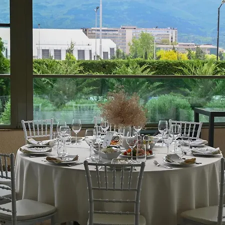 Aleksandar Palace Congress Center & ホテル スコピエ