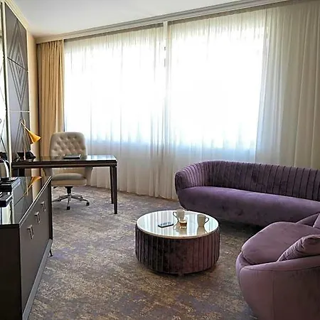 호텔 Aleksandar Palace Congress Center & 5*