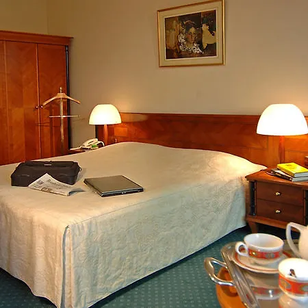 מלון Aleksandar Palace Congress Center & 5*