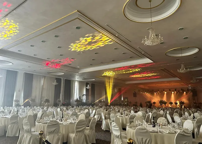 Отель Aleksandar Palace Congress Center &