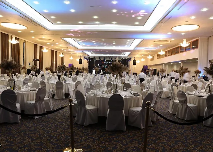 Отель Aleksandar Palace Congress Center & 5*